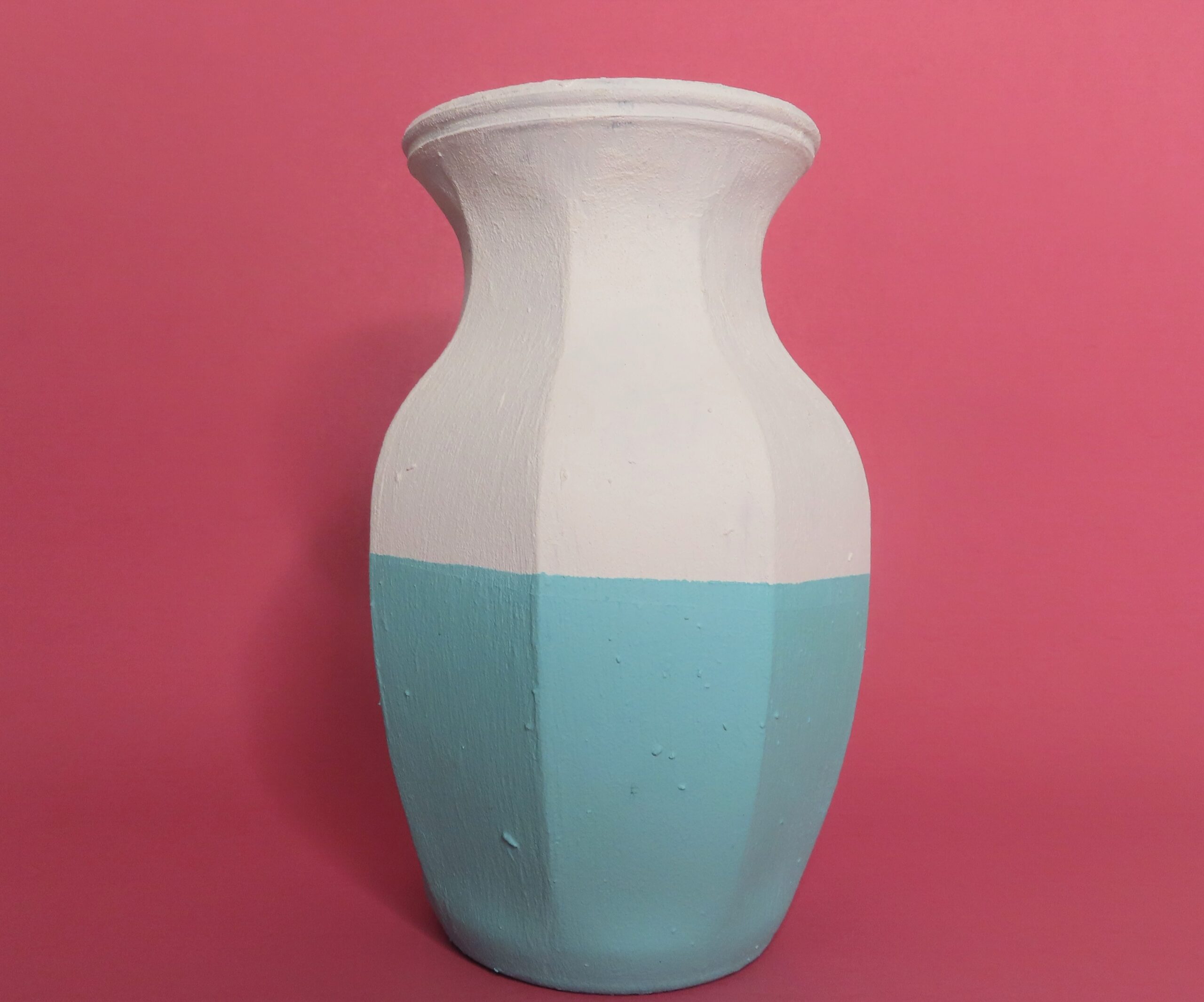Amazing Acrylic Paint and Baking Soda Vase Makeover