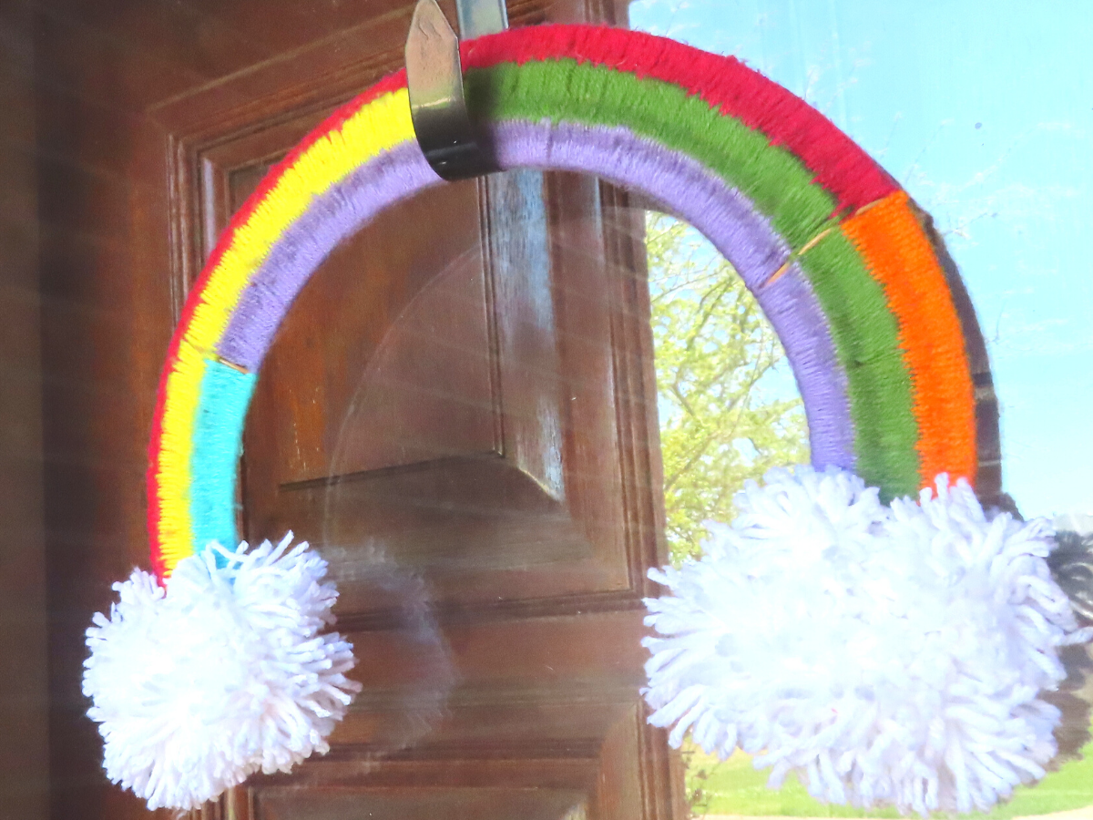 How to Make a Beautiful Rainbow Wreath for Spring