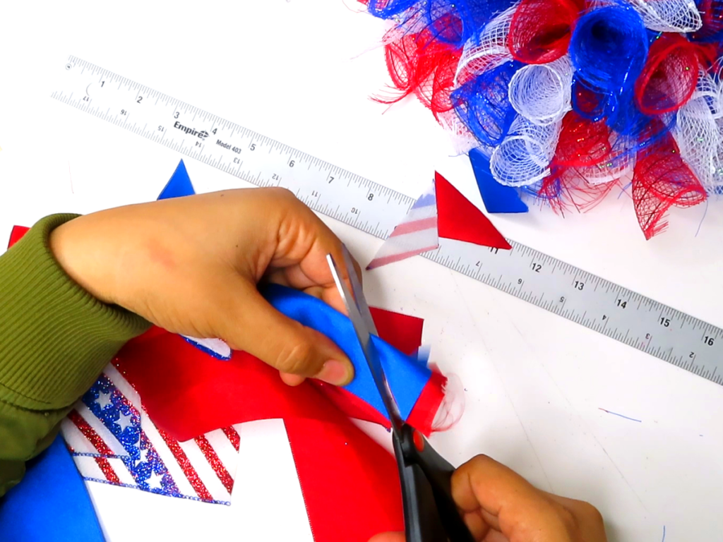 How to Make a DIY Dollar Tree Patriotic Centerpiece